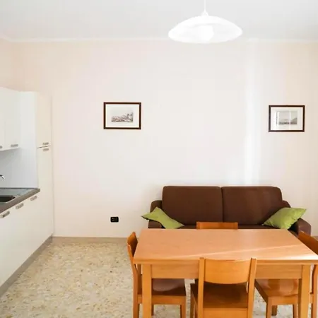 With 2 Bedrooms In With Wifi *