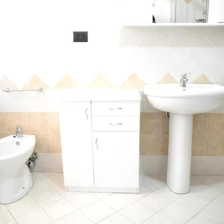 With 2 Bedrooms In With Wifi Lamezia Terme