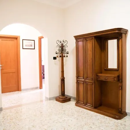 With 2 Bedrooms In With Wifi Διαμέρισμα