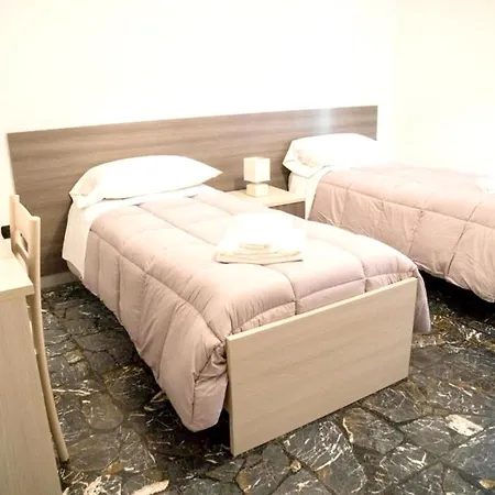 With 2 Bedrooms In With Wifi Διαμέρισμα